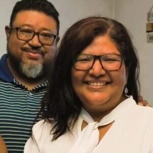 Erick, Damaris y sus hijos Keren y David Diaz